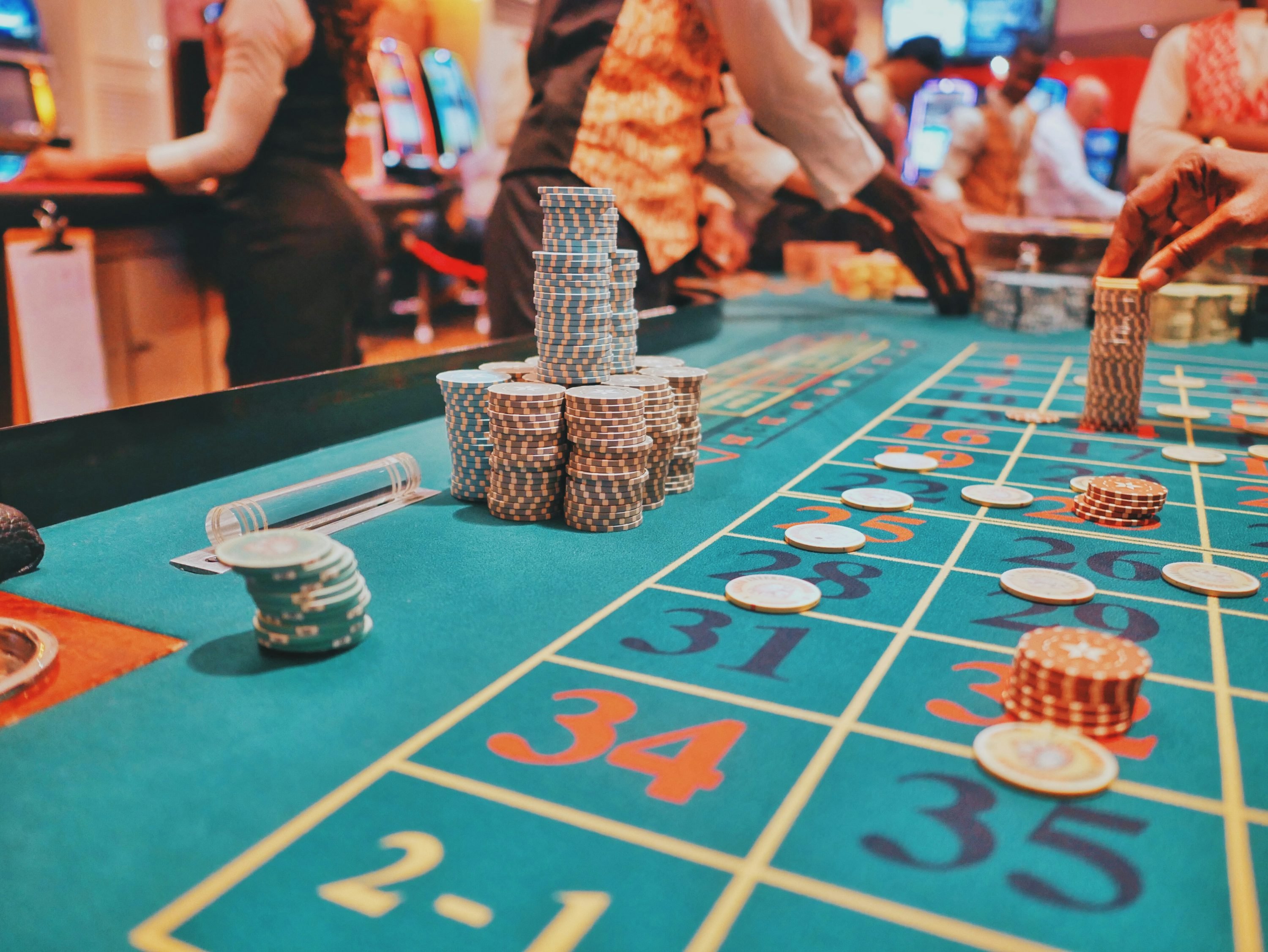 Người dùng Việt Nam trải nghiệm nền tảng v9bet link trên điện thoại